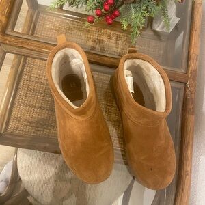 White Mountain Brown Ankle Boots